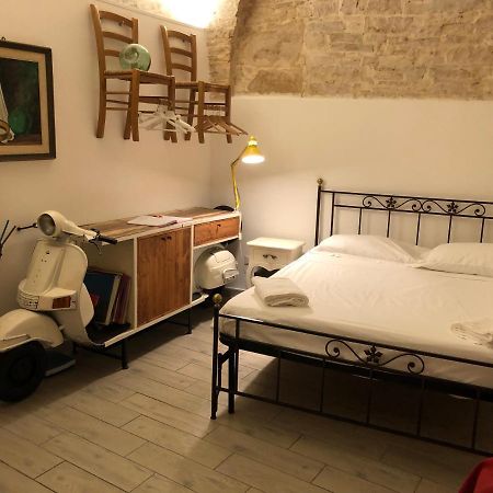 La Piccola Casa Di Tania In Via Fiore Terlizzi Bagian luar foto
